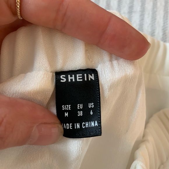 White Flouncy Skirt with Stitched Flowers - Picture 3 of 5